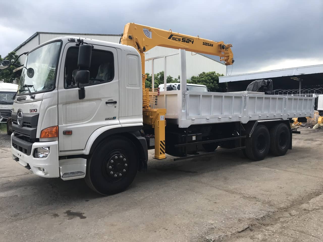 Xe Hino Gắn Cẩu Soosan 5 tấn 4 đốt|Giá xe hino gắn cẩu Soosan
