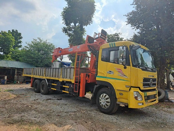 Giá xe cẩu Cũ 12 tấn đã qua sử dụng