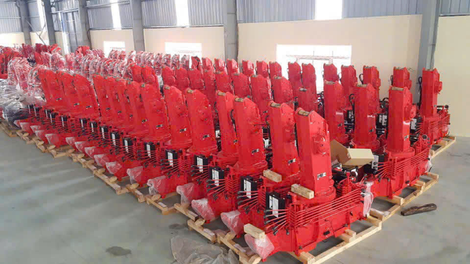 CẨU TỰ HÀNH UNIC THÔNG SỐ VÀ GIÁ BÁN