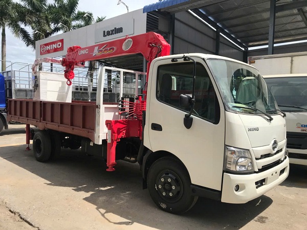 Cẩu Unic 3 tấn 3 đốt URV343 thông số và giá bán
