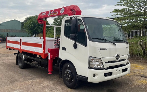 Cẩu Unic URV 344 3 Tấn 4 Đốt Thông Số Kỹ Thuật và Giá Bán