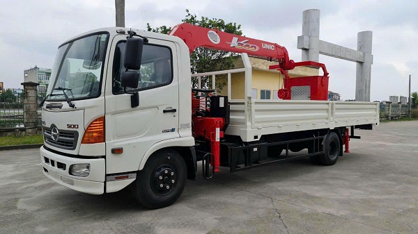 Cẩu Unic 3 tấn 5 đốt Thông số và Giá bán