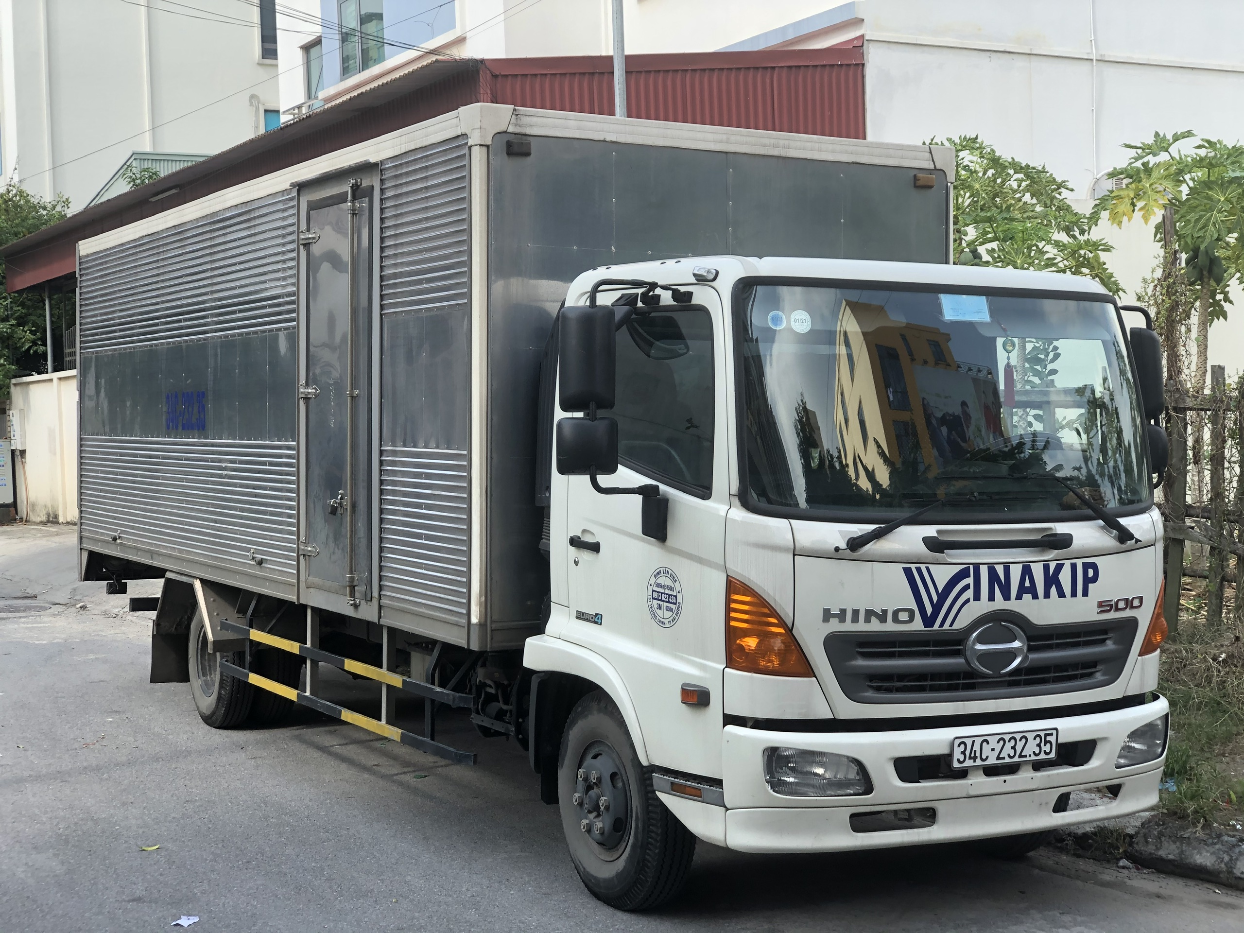 BÁN XE TẢI HINO CŨ 5,5 TẤN FC THÙNG KÍN ĐÃ QUA SỬ DỤNG
