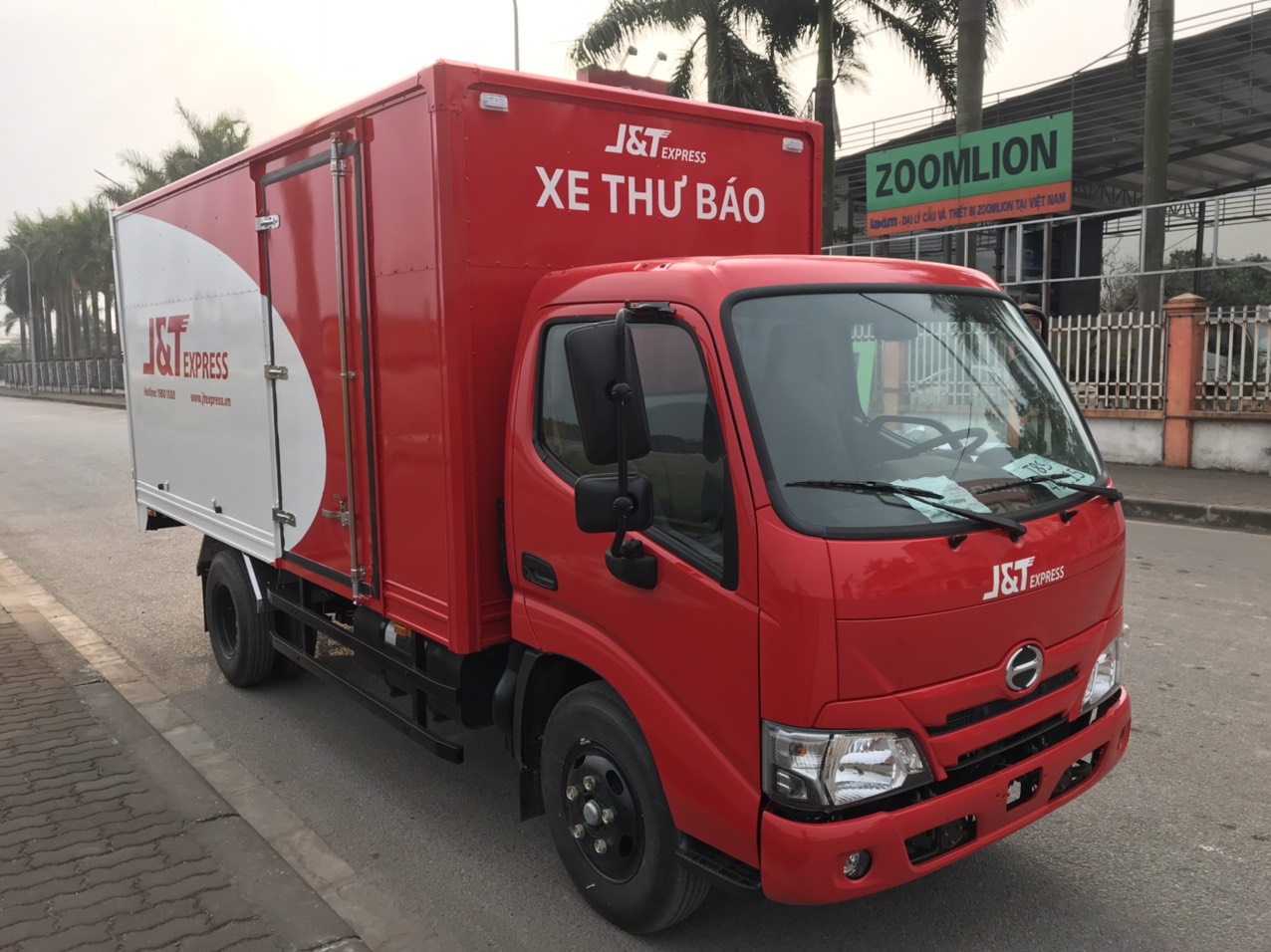 Xe HINO 300 thông số và Giá Bán
