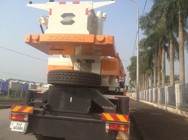 xe cẩu Zoomlion 85 tấn