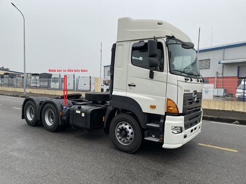 Xe Hino 100Km hết bao nhiêu lít Nước Dung Dịch Khí Thải Ure