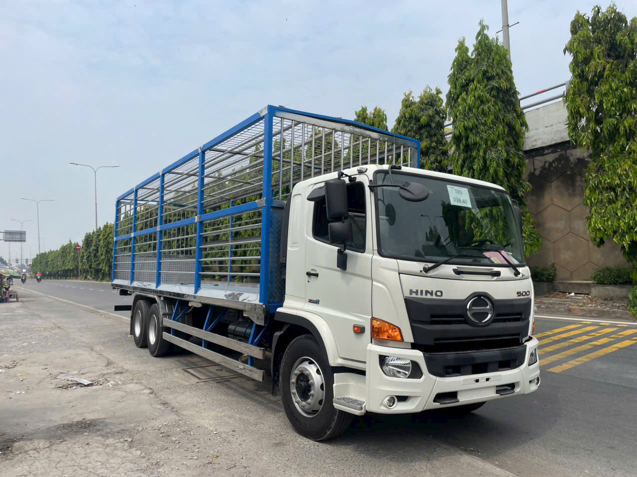Xe tải Hino 15 tấn FL8JW8A chở Gia Cầm