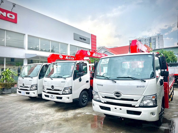 XE TẢI GẮN CẨU 3 TẤN UNIC