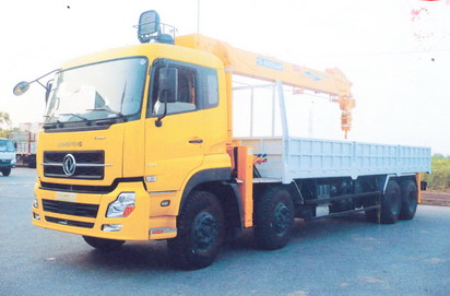Xe Dongfeng Gắn cẩu Soosan 10 tấn.