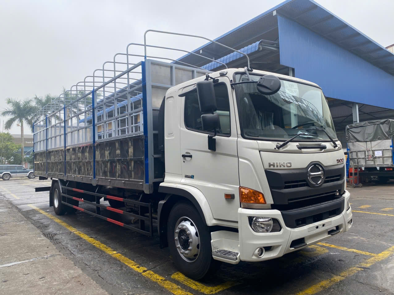 Xe tải Hino FG thùng mui bạt dài 10m