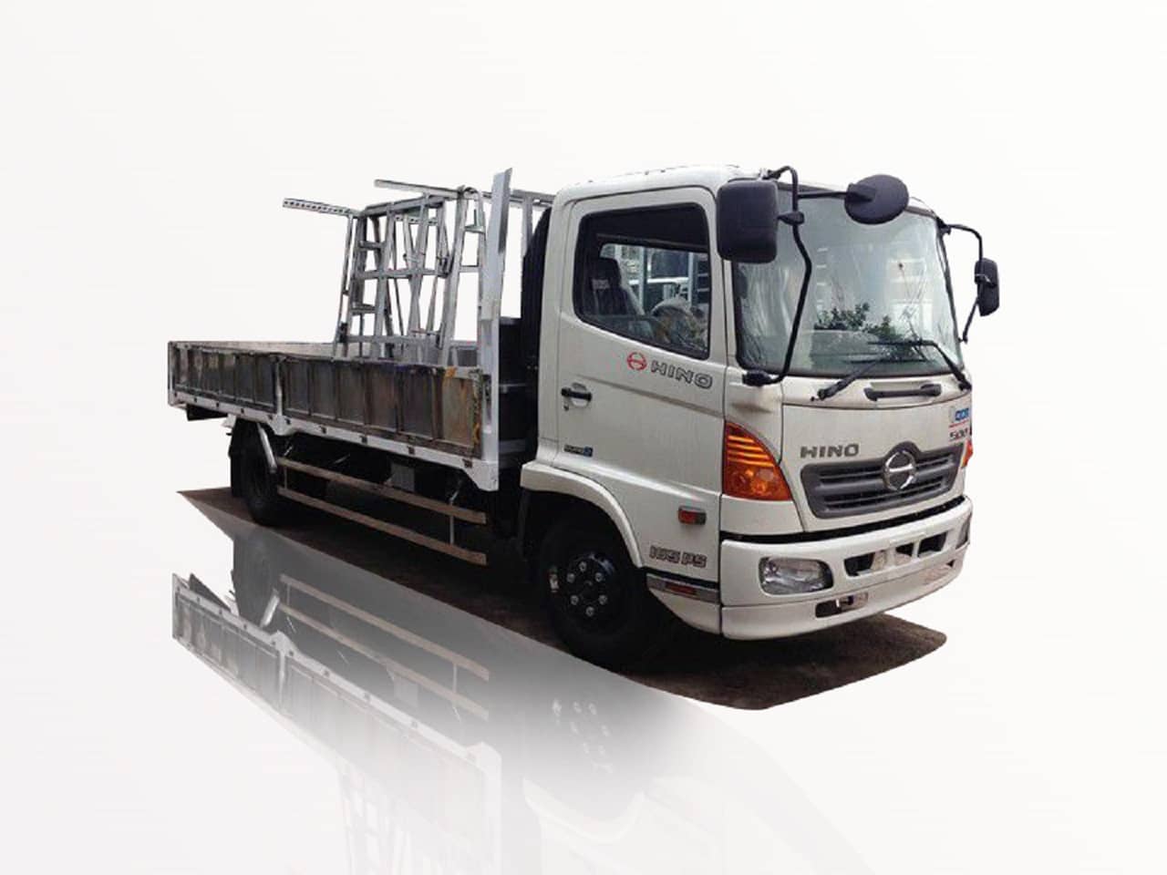 Xe tải Hino FC 6 tấn chở Kính.