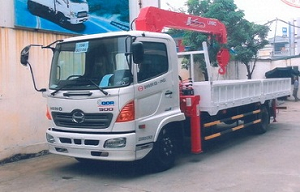 Xe tải Hino FC gắn cẩu Unic 5 tấn 4 đốt