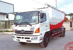 Xe tải Hino FG chở Cám 18 khối