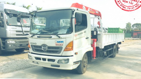 Xe tải Hino FC9JJ gắn cẩu Unic 3 tấn 3 đốt