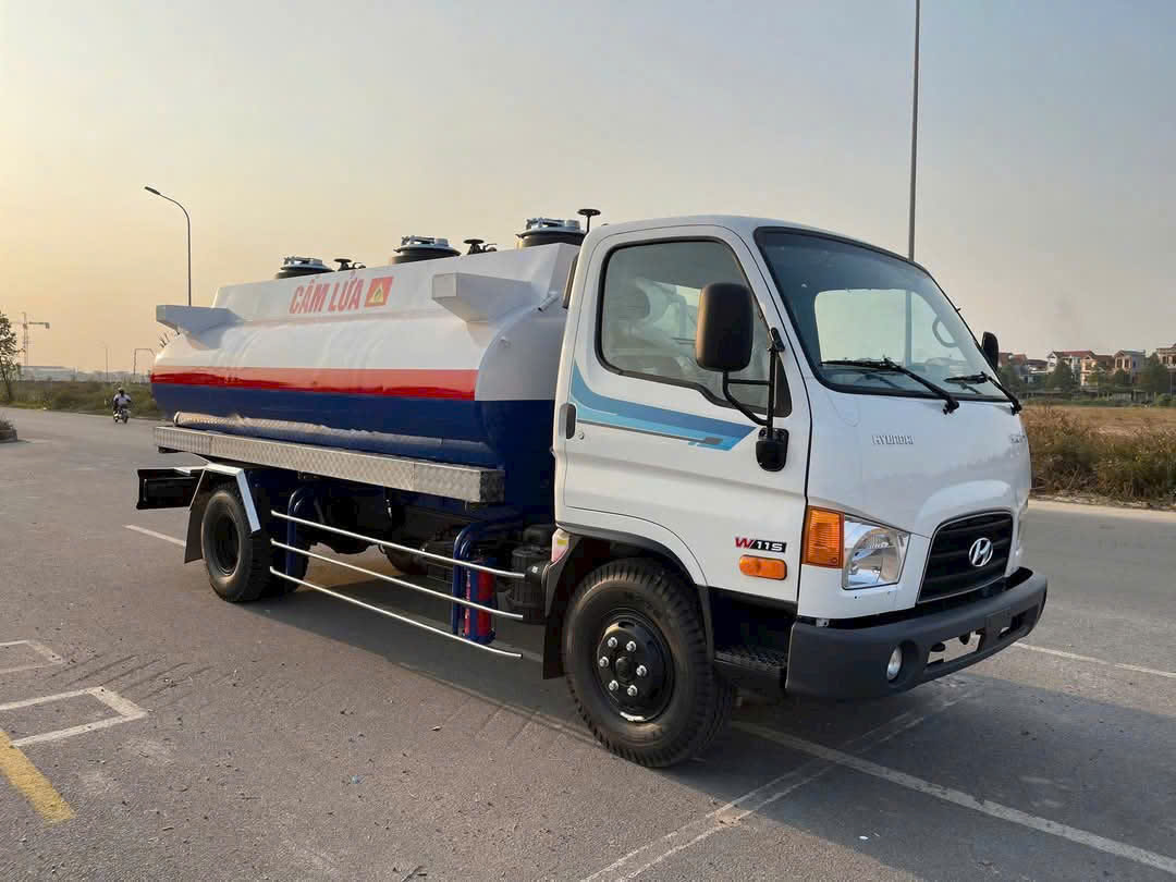 XE TẢI HYUNDAI CHỞ XĂNG DẦU THÔNG SỐ VÀ GIÁ BÁN