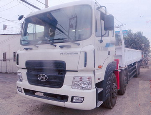 Xe tải Hyundai HD320 gắn cẩu Unic 5 tấn