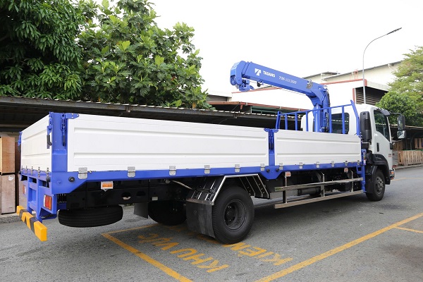 Giá Xe ISUZU gắn cẩu TANADO 8 tấn|Xe ISUZU gắn cẩu TANADO 8 tấn giá dẻ