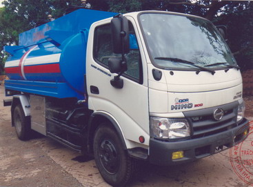Xe téc Hino chở xăng dầu 6 khối